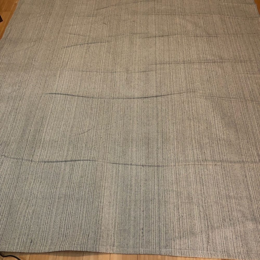 Large floor Rug - Picture 5 of 5
